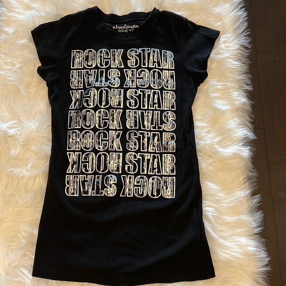 Streetwear Society graphic tee Black and Silver size large.